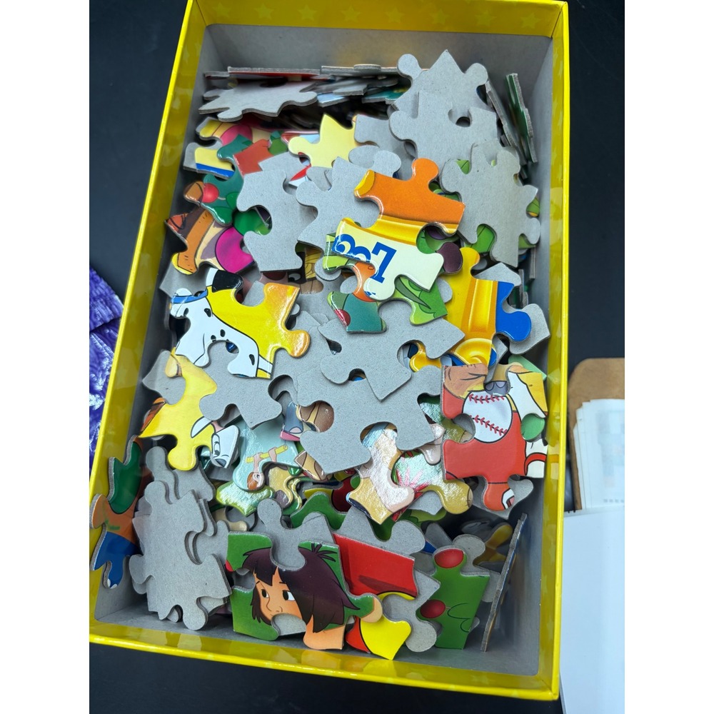 Disney Unisex Classics Look and Find 300 Piece Family Fun Puzzle Multi One Size